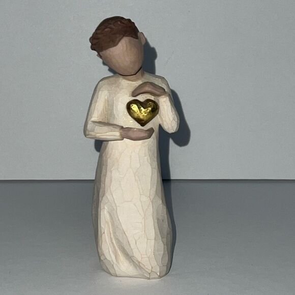 Willow Tree by Susan Lordi Keepsake Figurine 2004 Girl Holding Gold Heart 27602 - Picture 1 of 10